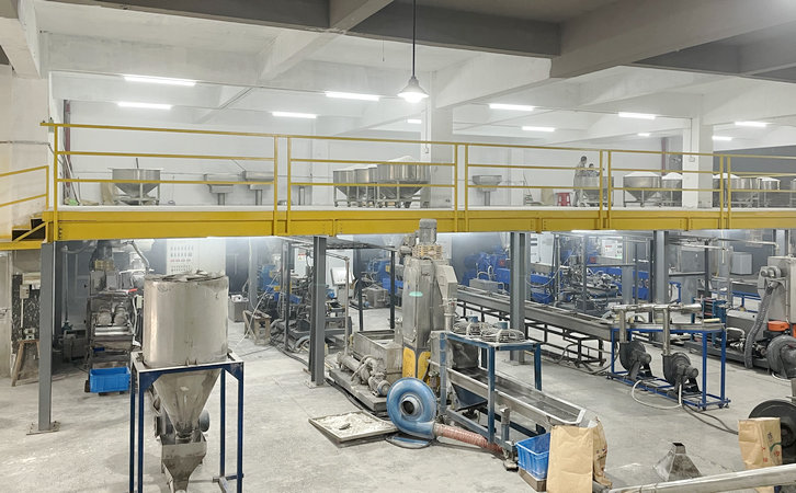 tpe材料擠出造粒現場 tpe材料擠出造粒現場